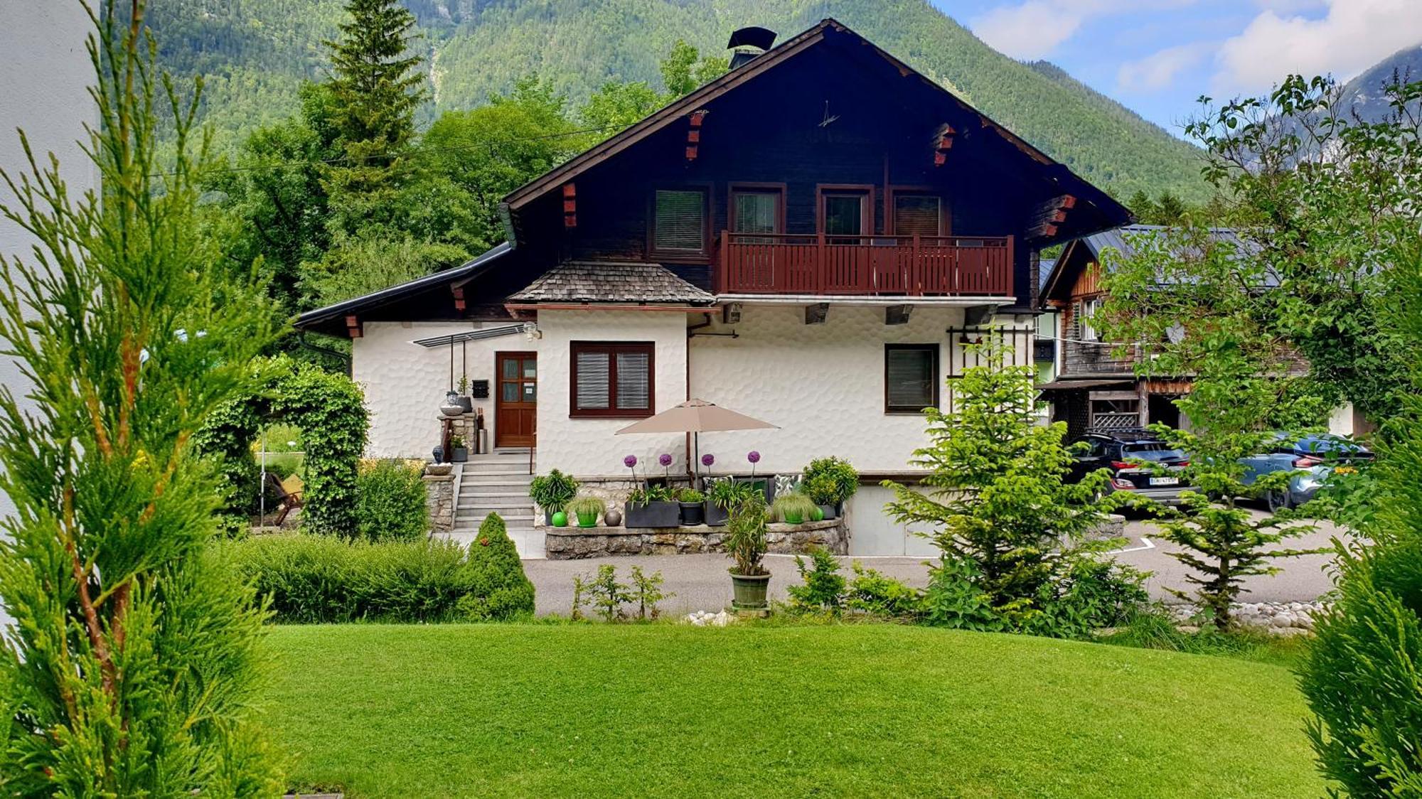 オーバートラウンHaus Alpenblickアパートメント エクステリア 写真